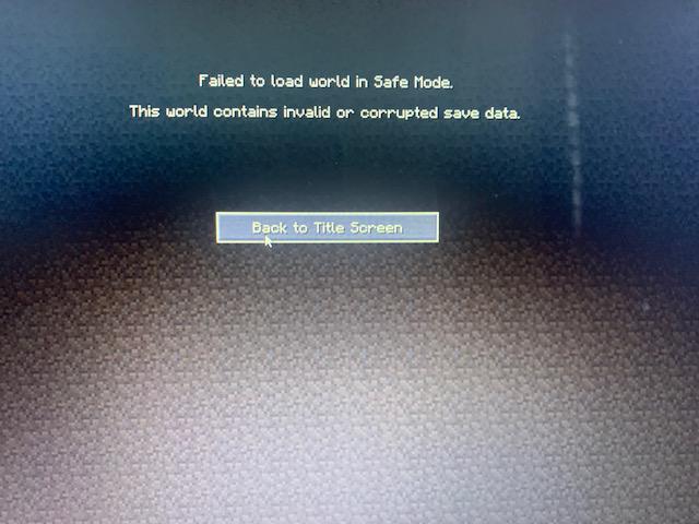 When I try to play on my survival hardcore world this screen shows up ...